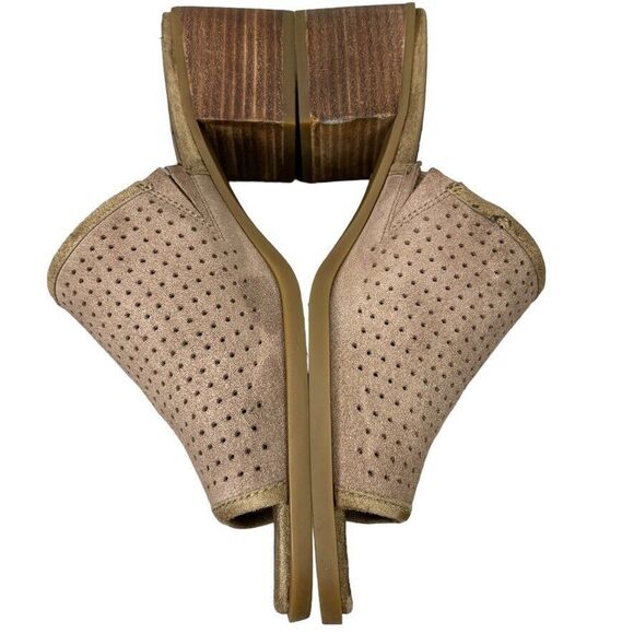 Koolaburra Raychel Brown Perforated Suede Block Heel Slip on Mule Womens Size 9M - Picture 4 of 12